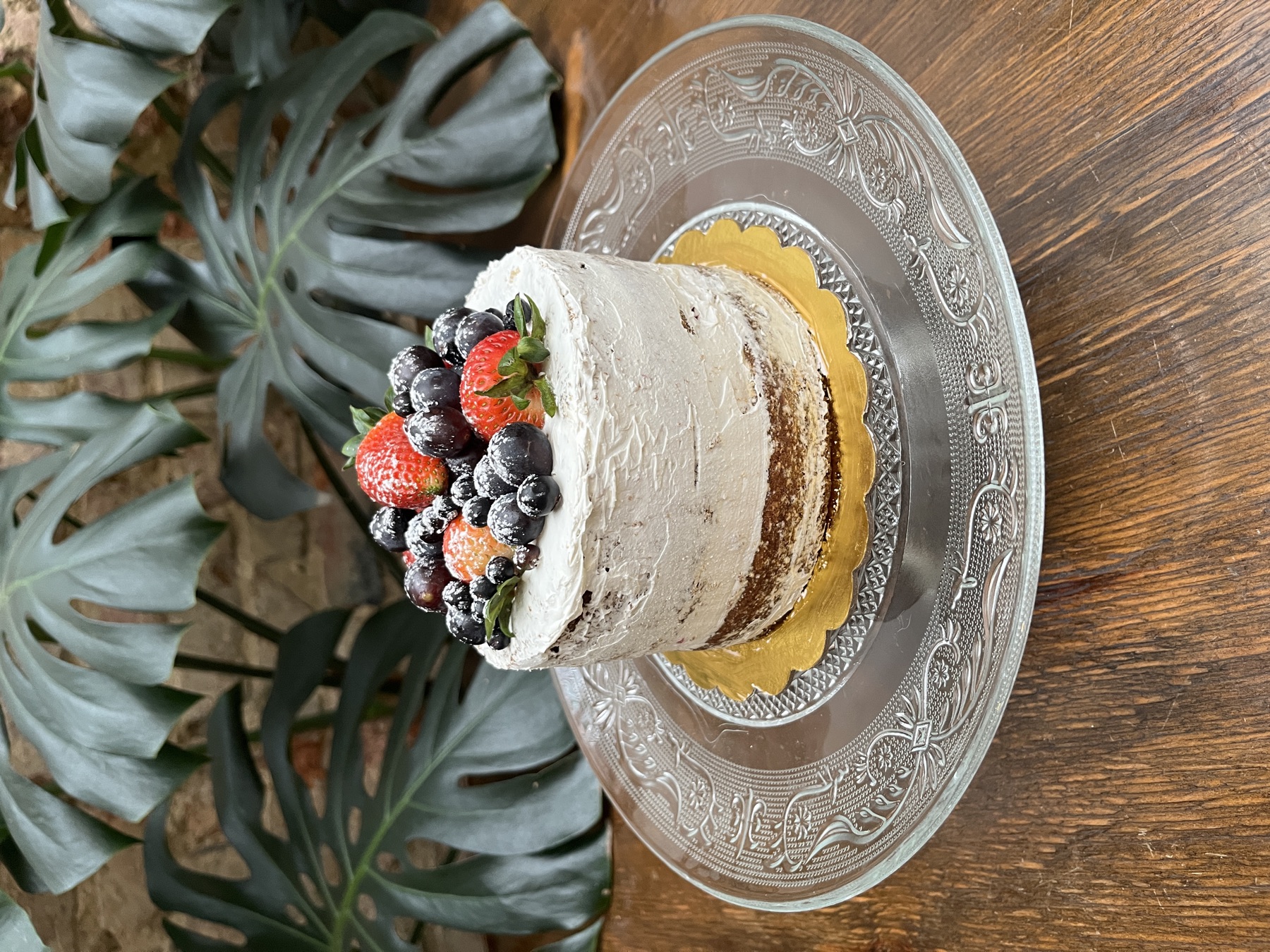 Torta de la casa con frutos rojos